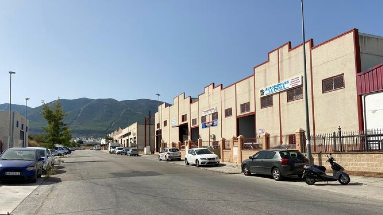 Cinco detenidos en Alhaurín el Grande con 13.100 botellas y 51.840 cartuchos de 'gas de la risa'