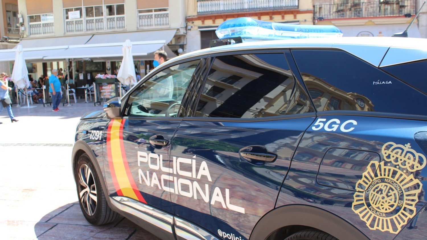 La Policía Nacional detiene a un hombre por cinco robos con fuerza en comercios de La Malagueta