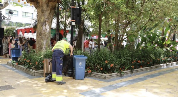 Los servicios de limpieza de Marbella retiran casi 50 toneladas de residuos en la Feria de San Bernabé