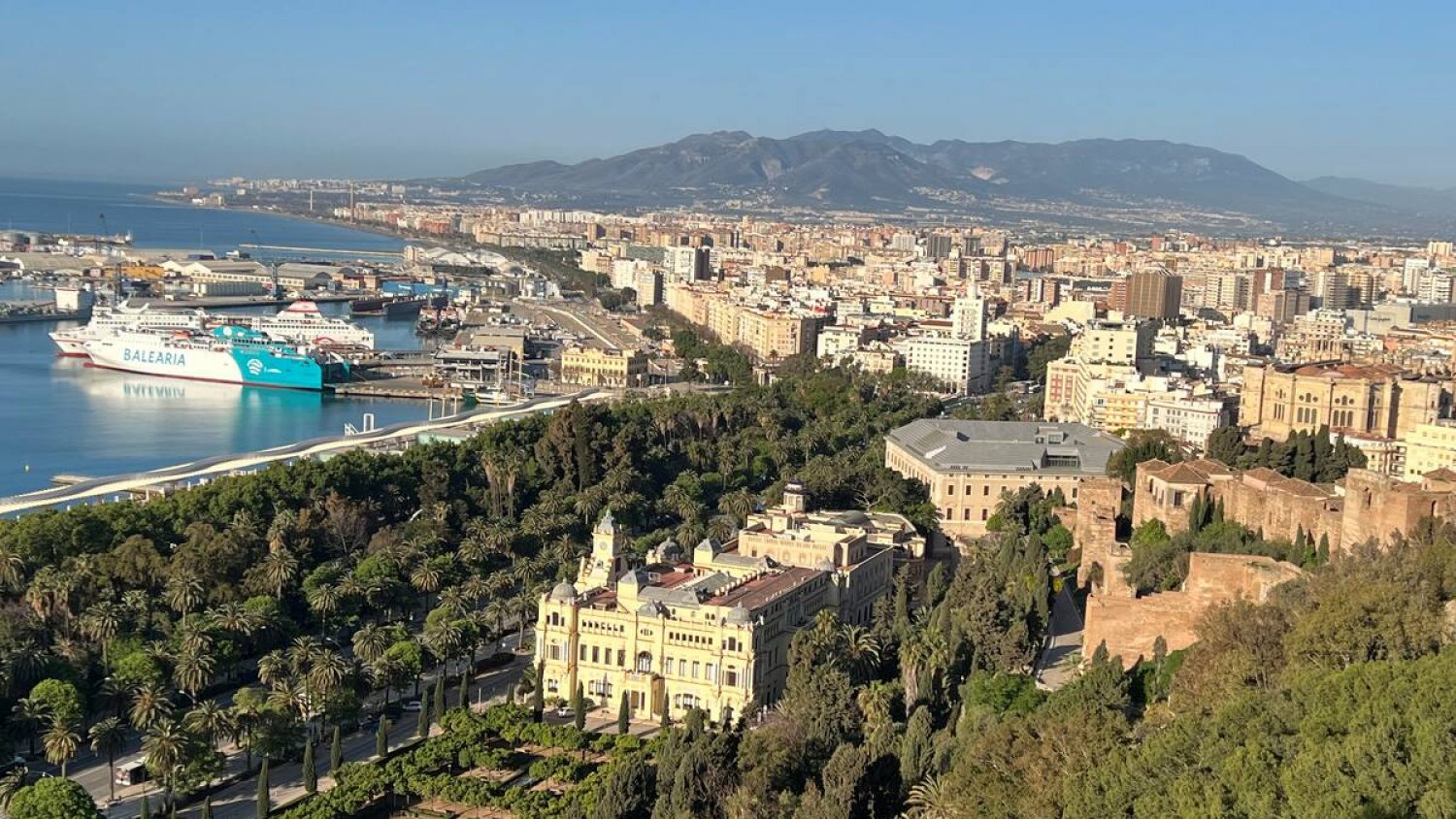 Málaga consigue reducir en 50 millones de euros la deuda interanual 