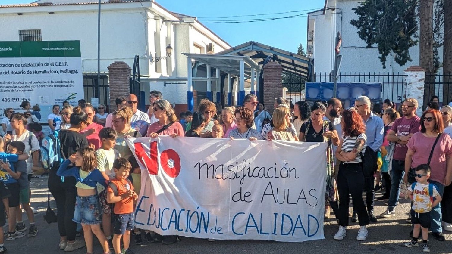 Con Málaga denuncia el recorte de servicios públicos esenciales como sanidad o educación