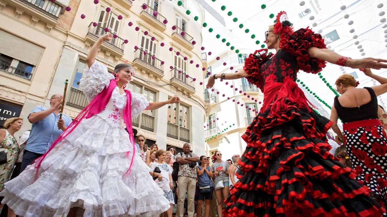 Los malagueños pueden elegir ya entre los cinco carteles finalistas de la Feria de Málaga 2024 