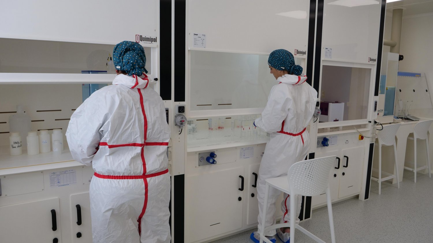 Inaugurada la nueva sala blanca de la UMA: un espacio experimental de ambiente controlado 