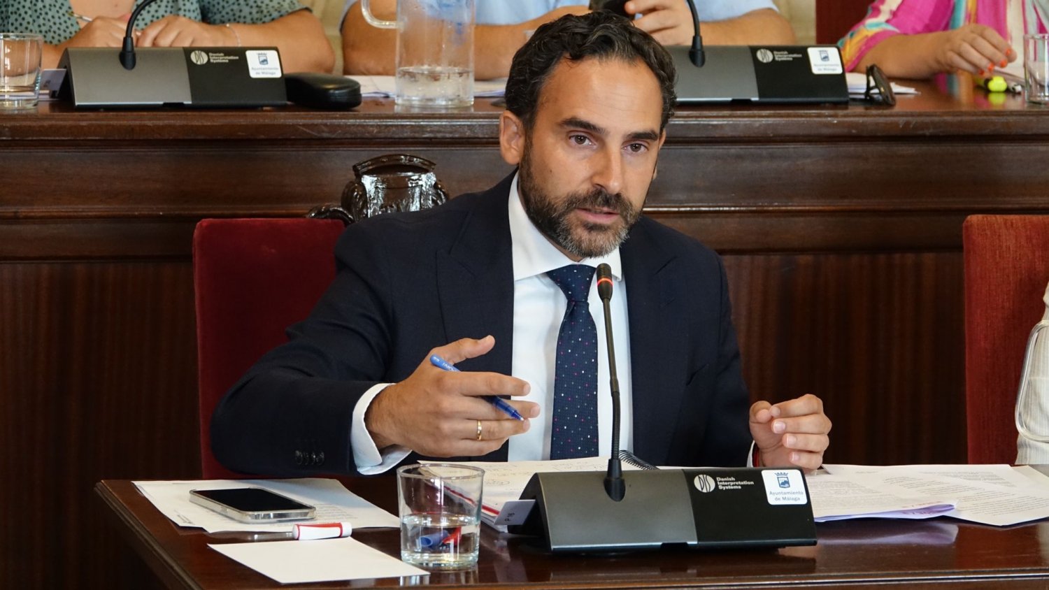 PSOE logra que el pleno tumbe el plan de Eje Litoral del alcalde que abriría en canal la ciudad durante 20 años