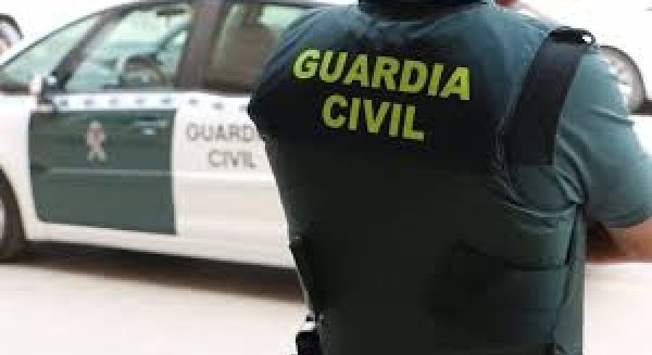 Ocho detenidos por pertenecer a una organización de cultivo y elaboración de droga en Estepona y Archidona