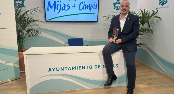 Mijas recibe la Escoba de Platino, reconocimiento internacional a la limpieza de sus calles