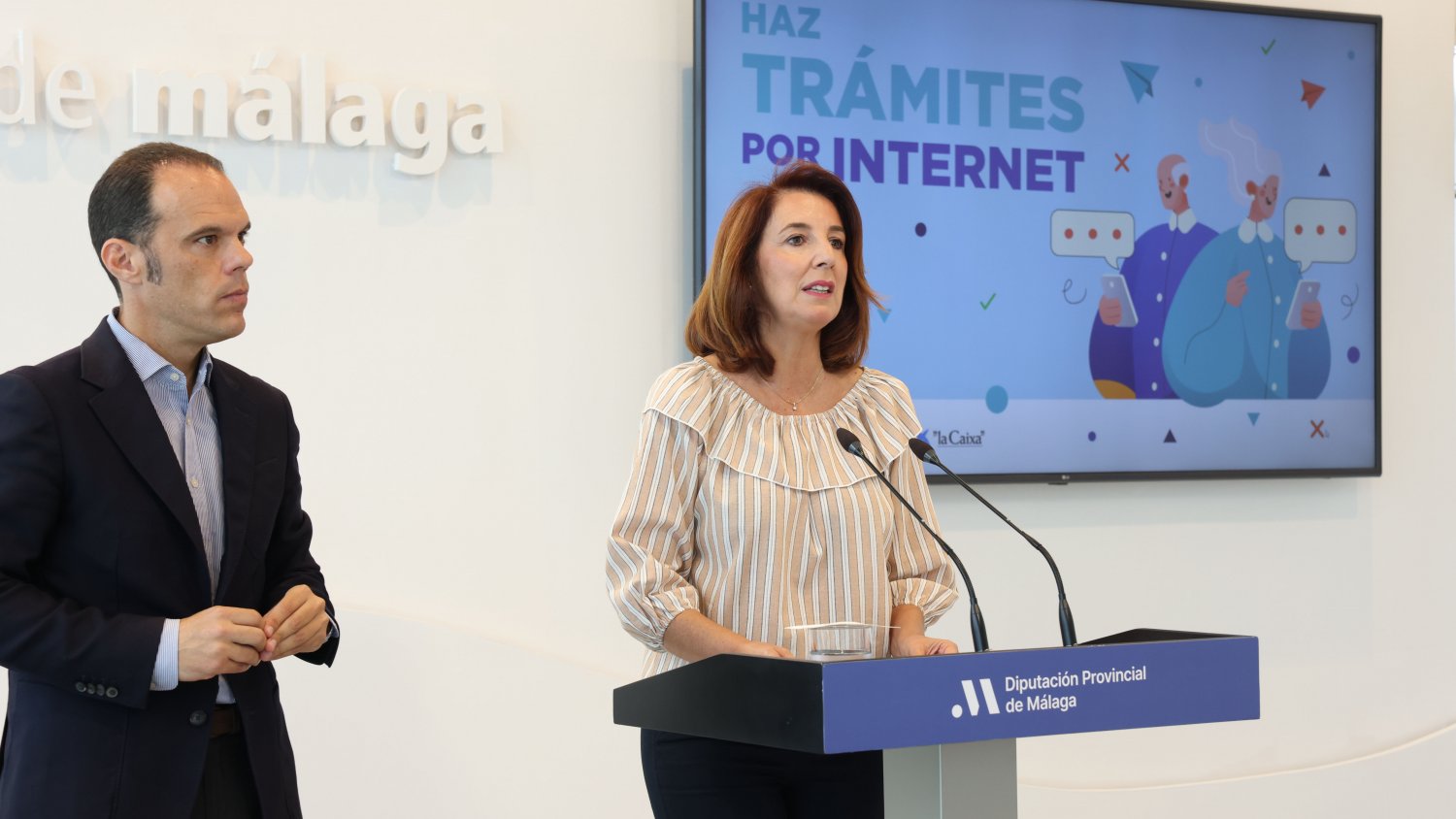La Diputación y la Fundación 'la Caixa' enseñarán a los mayores de la provincia a realizar trámites por internet