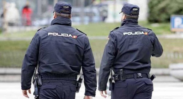 Detenidas dos personas tras usurpar la identidad de una persona vulnerable en la compraventa de varios vehículos