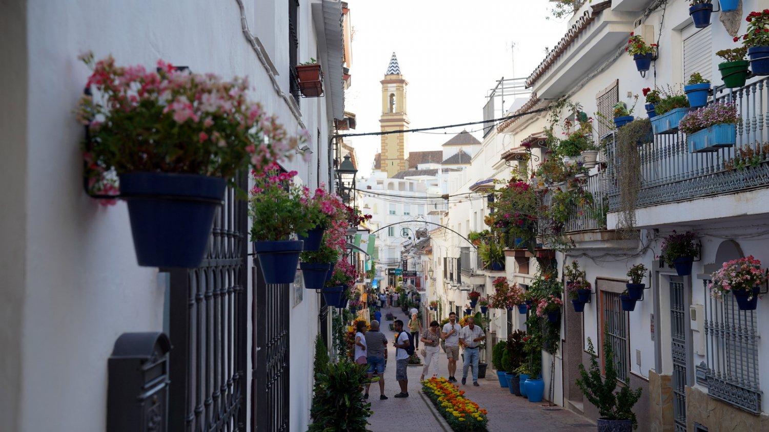 Estepona finaliza la remodelación integral y embellecimiento de calle San Antonio y su entorno