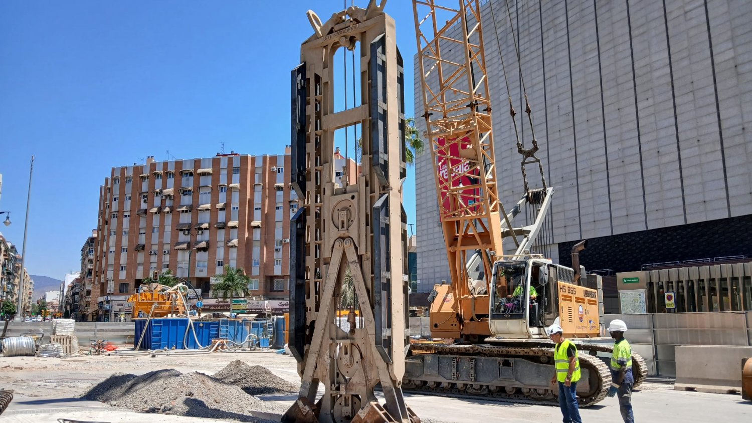 Comienza la ejecución de las pantallas del túnel del Metro de Málaga en Armengual de la Mota