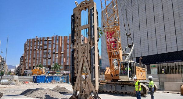 Comienza la ejecución de las pantallas del túnel del Metro de Málaga en Armengual de la Mota