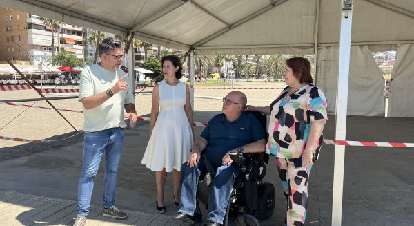 El PSOE de Málaga urge al Ayuntamiento habilitar el servicio de baño adaptado en las playas tras 20 días de retraso