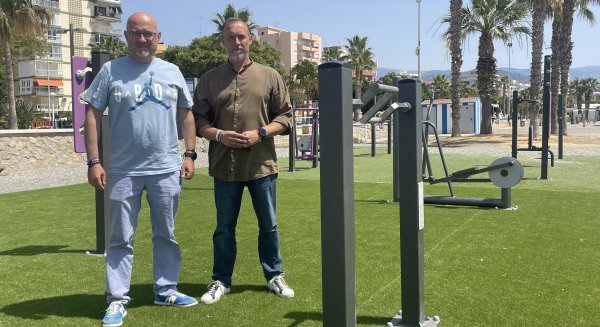 La zona de gimnasia de la playa senior de Torre del Mar se ampliará con un nuevo equipamiento biosaludable