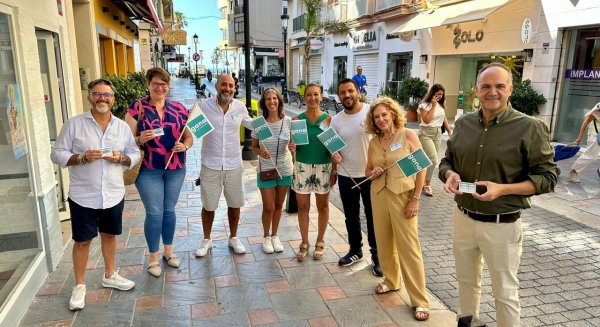 El Ayuntamiento de Fuengirola apoya la campaña comercial ‘Gana con calle España’, impulsada por los negocios de la propia vía