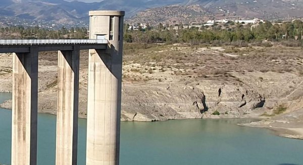 Aprobada la adenda del convenio con Acuamed para la ejecución de la desaladora de la Axarquía
