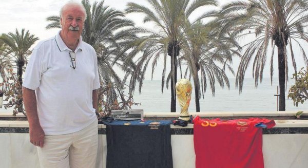 Vicente del Bosque, primera Medalla de Honor de la Mancomunidad de Costa del Sol