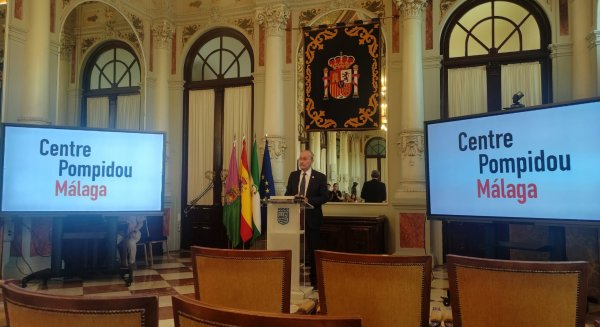 El Ayuntamiento extiende su acuerdo con el Centre Pompidou, que permanecerá en Málaga hasta 2035