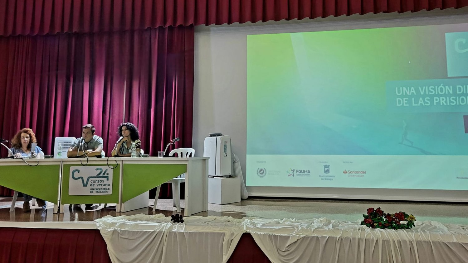 El cocinero Miguel Herrera imparte a presos de Alhaurín una charla sobre nutrición y libertad con los Cursos de Verano de la UMA