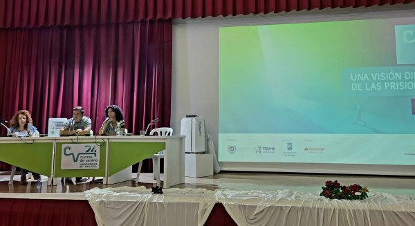 El cocinero Miguel Herrera imparte a presos de Alhaurín una charla sobre nutrición y libertad con los Cursos de Verano de la UMA
