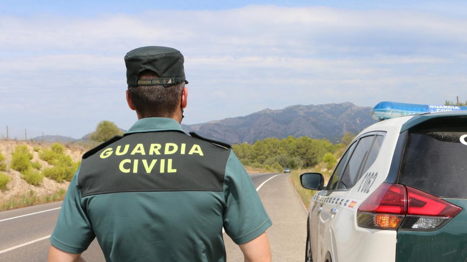 Una pareja detenida por robar en viviendas y una empresa dedicada a la venta de materiales de construcción en Coín