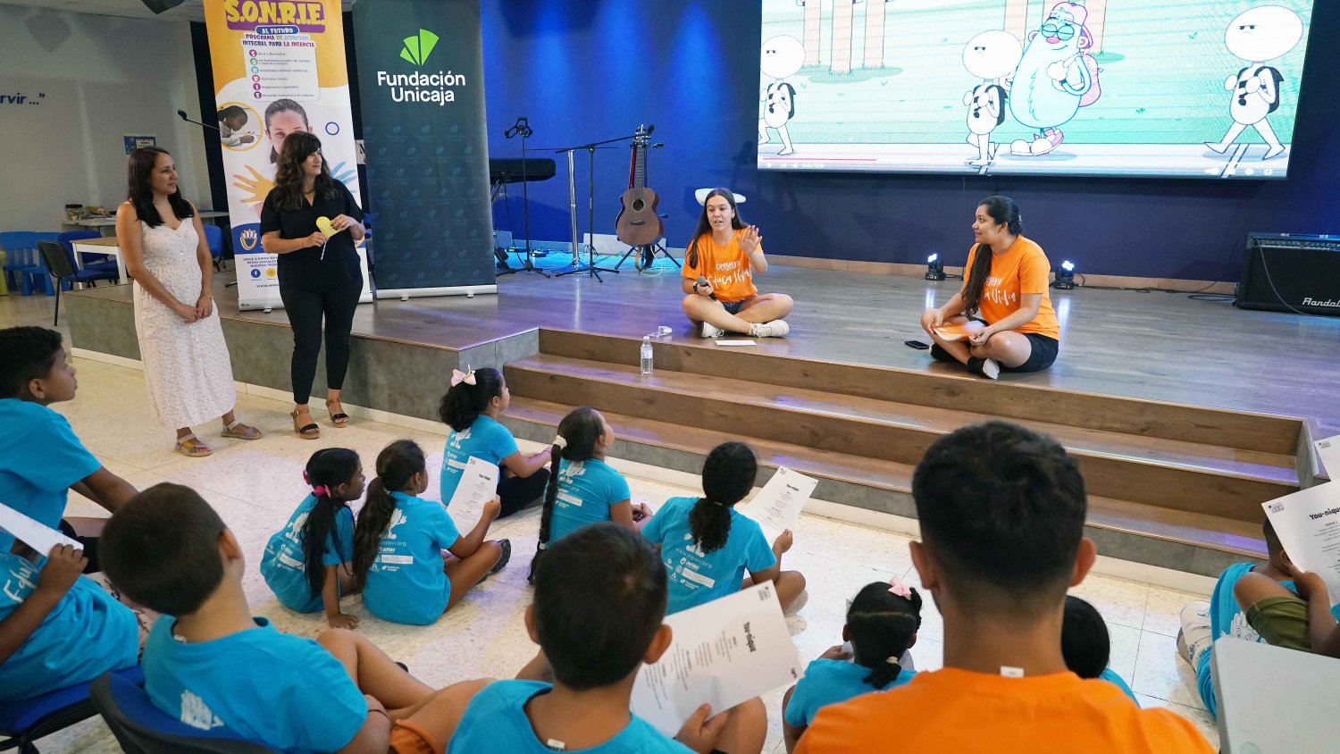 Fundación Unicaja beca a menores vulnerables para el campamento de verano de INPAVI en Málaga