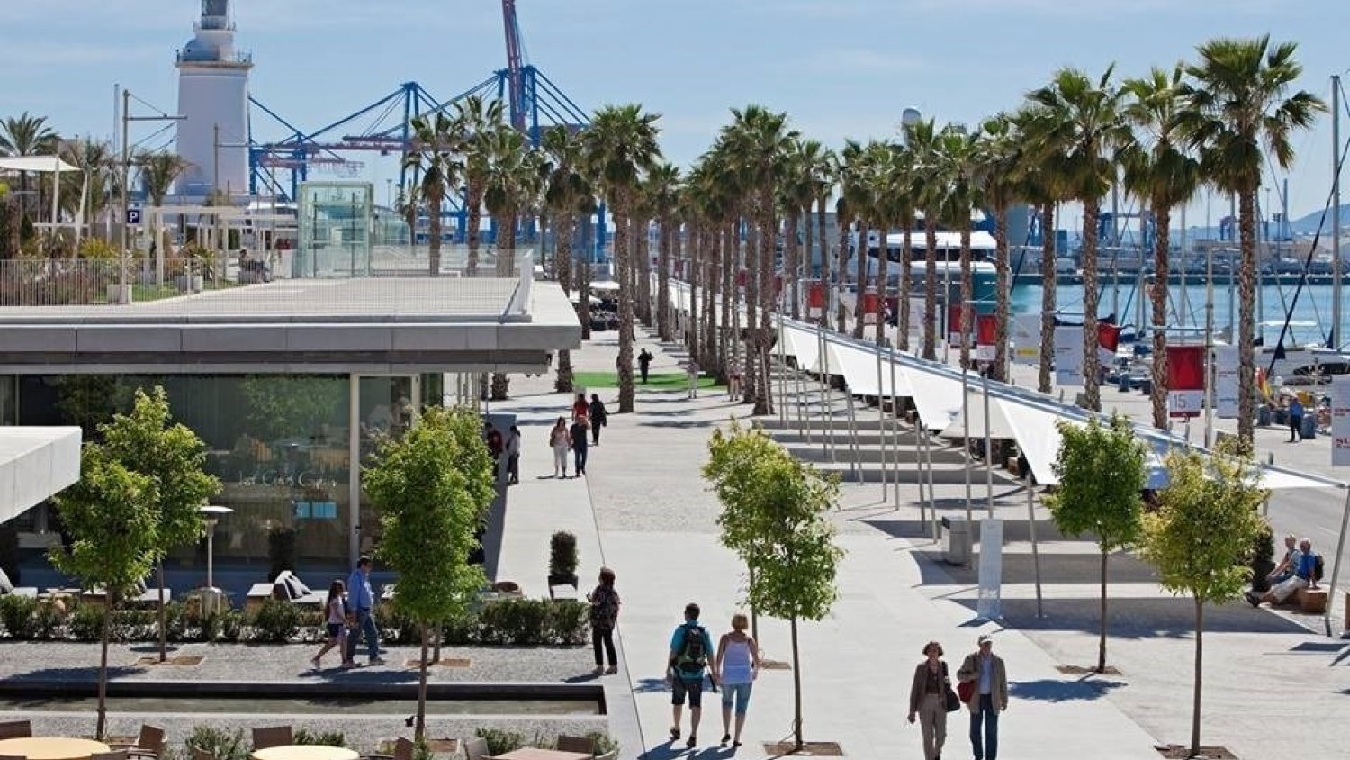 La restauración y el sector clínico y de salud impulsan el gasto de los turistas en Málaga