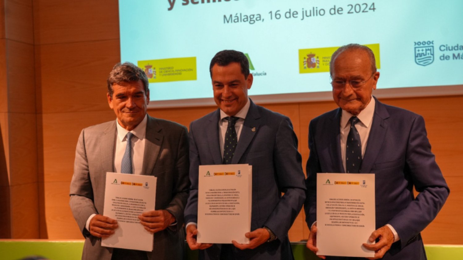 El Gobierno, la Junta y el Ayuntamiento de Málaga firman un acuerdo para implantar un centro de innovación de chips de IMEC en España