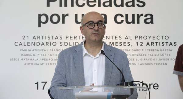 El espacio expositivo Pacífico 54 acoge la muestra colectiva 'Pinceladas por una cura' con obras de 21 artistas