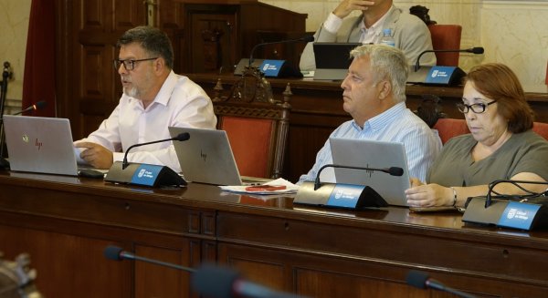El PSOE critica al PP por 'estrujar el bolsillo de las familias trabajadoras' con la extensión de la zona azul a 23 zonas más