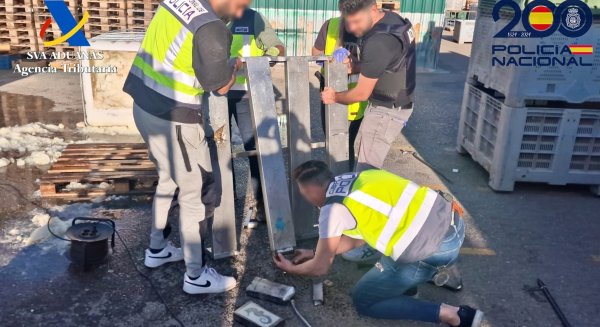 Desarticulada en Andalucía una organización criminal dedicada a la introducción de cocaína en dobles fondos de palés metálicos
