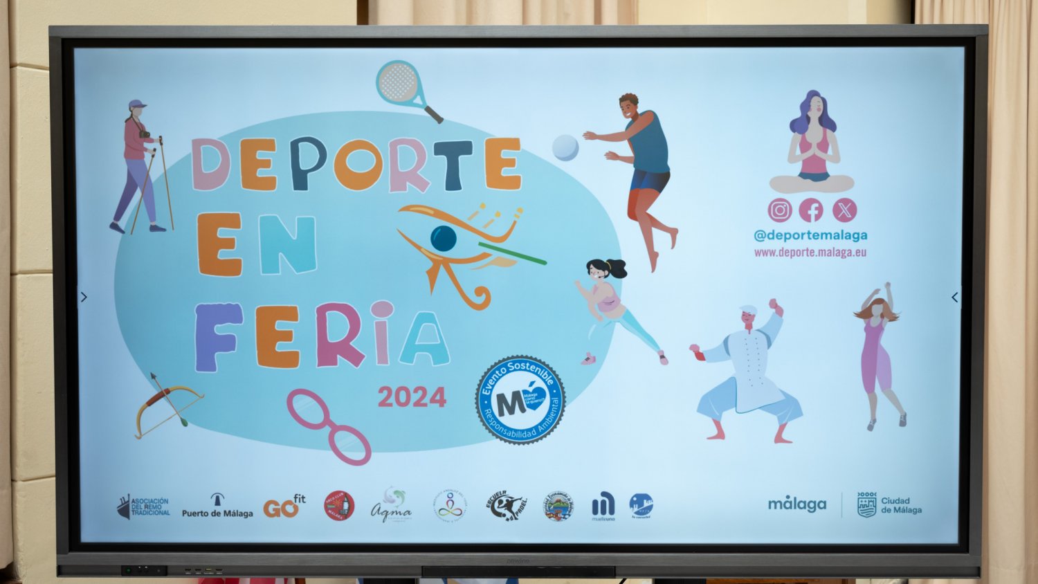 Una ruta senderista fotográfica, yoga, vóley playa y la travesía a nado, algunas de las actividades de 'Deporte en Feria 2024'