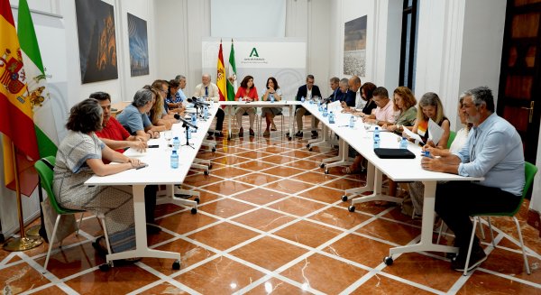 Málaga Comercio firma el nuevo convenio laboral que dará estabilidad al sector al menos hasta 2028