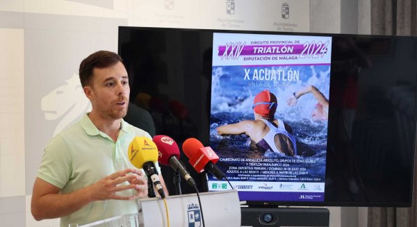 Más de 300 atletas participan este domingo en el X Acuatlón Villa de Torrox