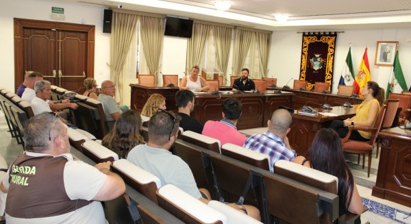  El Ayuntamiento de Mijas y la Junta de Festejos acuerdan realizar una consulta popular para elegir la fecha de la feria del pueblo