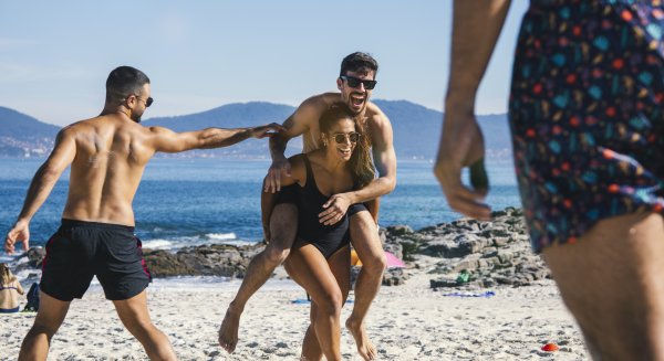 La cadena deportiva Distrito Estudio recupera un verano más su entrenamiento Beach Wod en las playas de Málaga