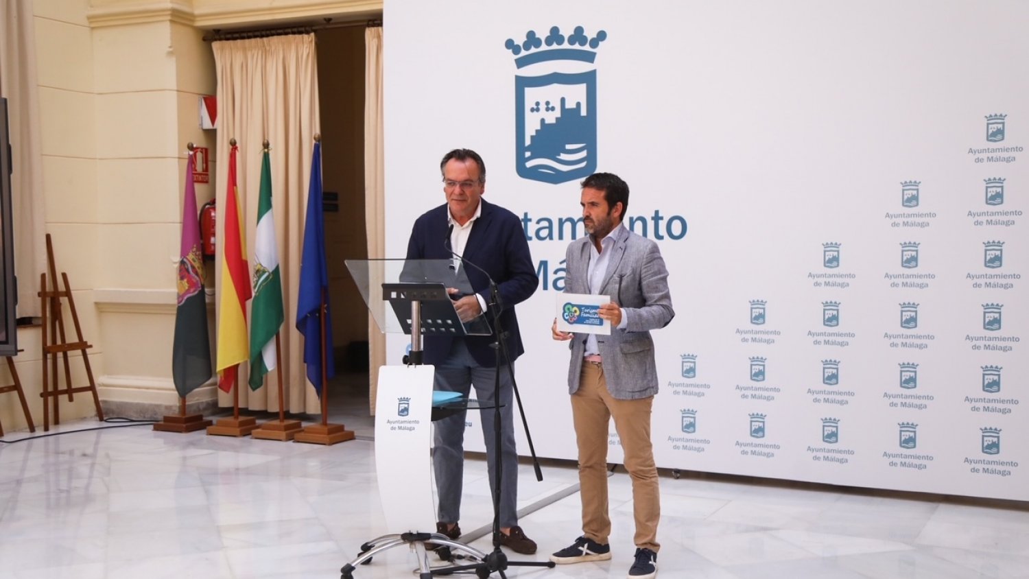 Málaga recibe el sello de Turismo Familiar por  la Federación Española de Familias Numerosas