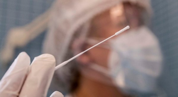 Málaga notifica 18 fallecidos por covid-19 en una jornada con más de 500 contagios