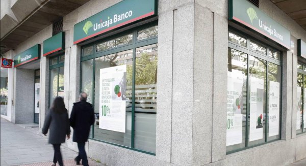 Unicaja duplica su beneficio en el primer semestre, obteniendo hasta 294 millones