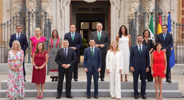 Moreno pide a los consejeros andaluces esfuerzo y compromiso ante los desafíos de presente y futuro