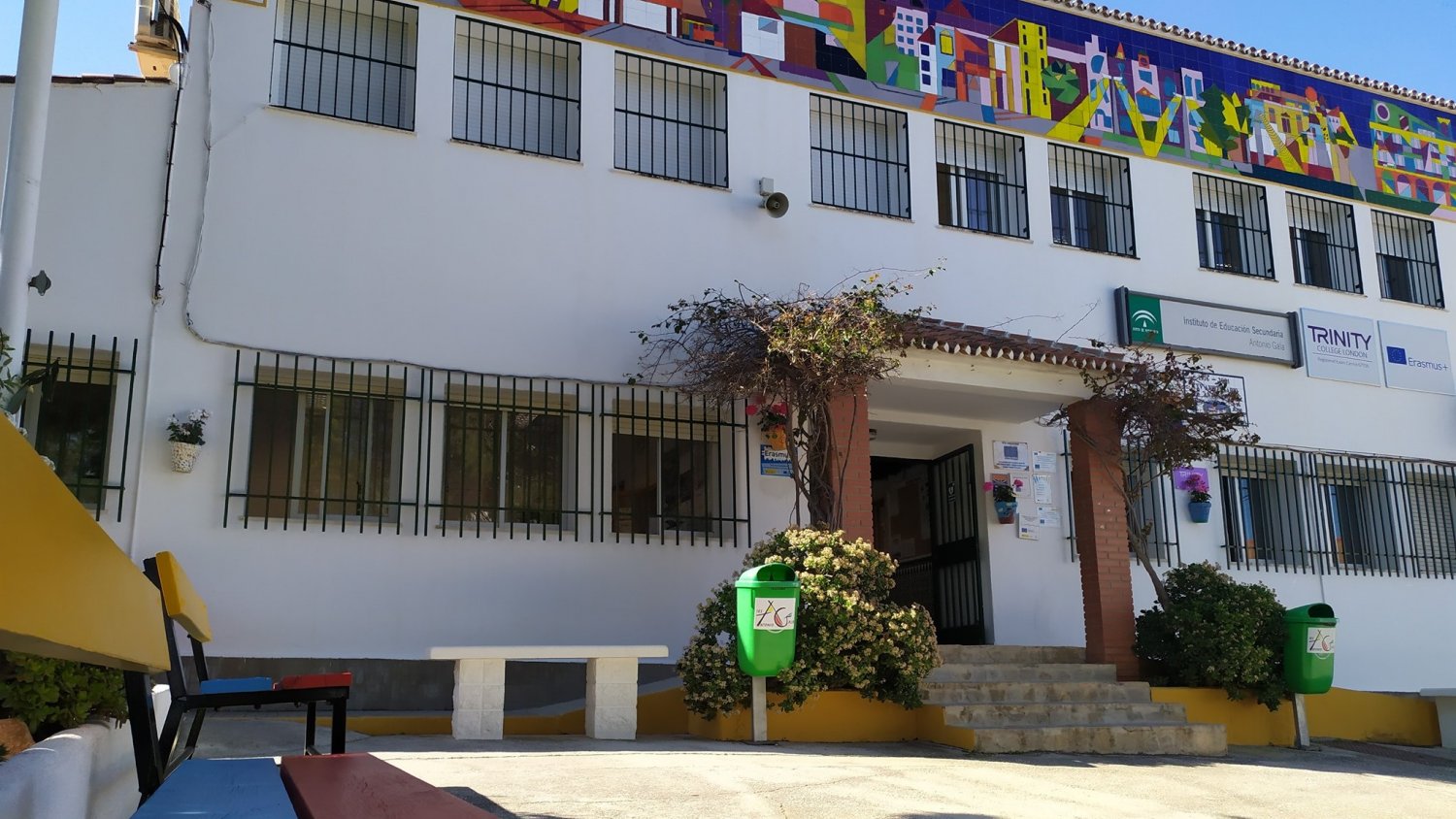 Educación acomete la retirada de amianto en el IES Antonio Gala de Alhaurín el Grande por más de 123.000 euros