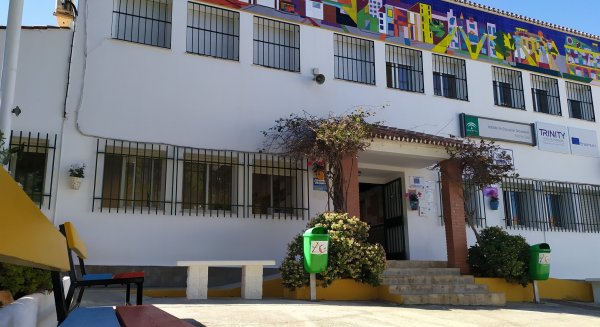 Educación acomete la retirada de amianto en el IES Antonio Gala de Alhaurín el Grande por más de 123.000 euros