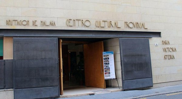 El Ayuntamiento cede tres parcelas municipales a la Diputación de Málaga para la ampliación del Centro Cultural Provincial María Victoria Atencia