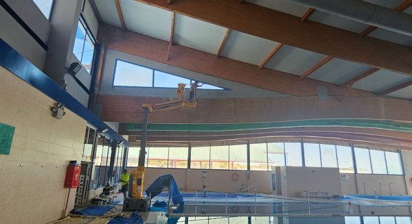 El Ayuntamiento de Torremolinos lleva a cabo obras y trabajos de mantenimiento en las Piscinas Virgen del Carmen I y II
