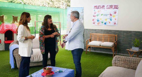 Fundación Unicaja apadrina la zona exterior de juegos y descanso de la Casa Ronald McDonald de Málaga