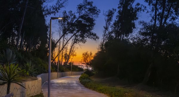 El plan especial de alumbrado en el extrarradio de Fuengirola y el corredor litoral avanza con nuevas obras 