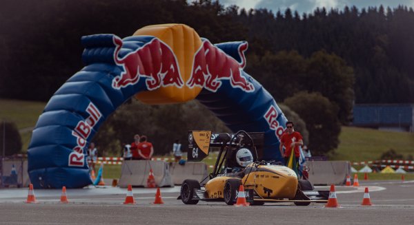El equipo MART de la UMA exhibió en agosto sus nuevos monoplazas de carreras en los circuitos de Austria y Montmeló