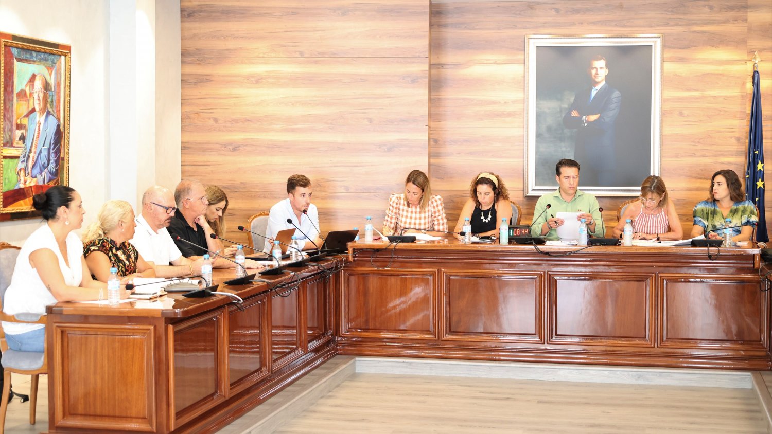 Torrox destina 254 mil euros para la cubierta de las gradas de la Piscina Municipal María Peláez