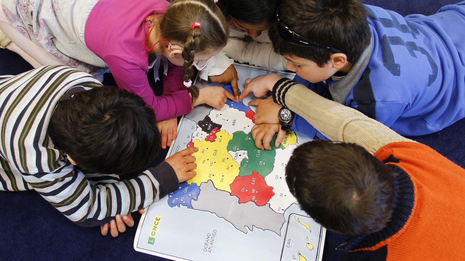 La ONCE apoya a 329 estudiantes ciegos en Málaga en su regreso a las aulas