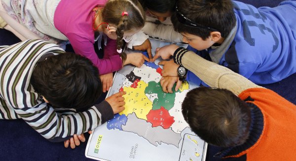 La ONCE apoya a 329 estudiantes ciegos en Málaga en su regreso a las aulas