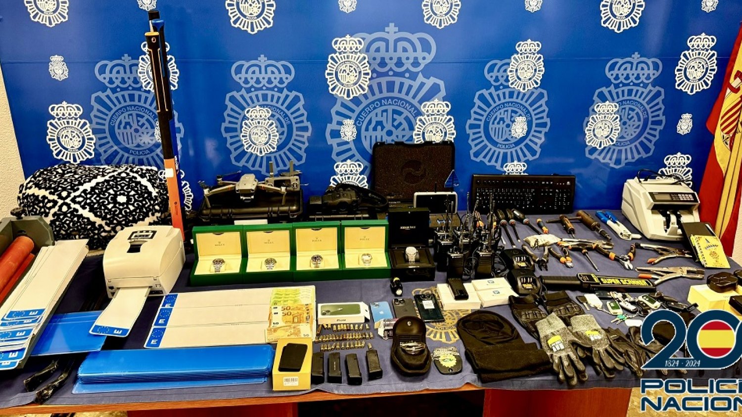 La Policía Nacional desarticula un entramado especializado en “vuelcos” al que se atribuye el robo de una furgoneta en Marbella